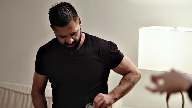 Транс с большой жопой получает римминг перед сексом