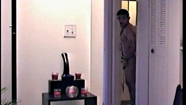 Франко кончает от нежной дрочки в любительском видео