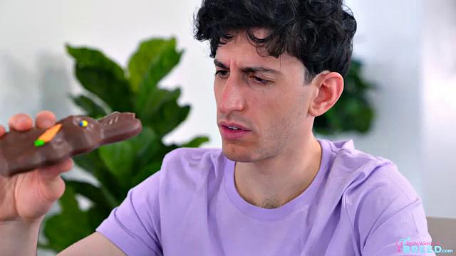 Stepmom Craves Cream Filling This Easter - S4:E5