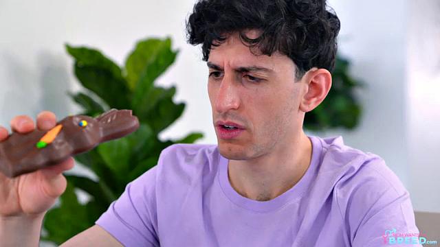 Stepmom Craves Cream Filling This Easter - S4:E5