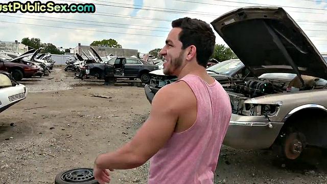 Public big booty bae caught fucking outdoors with BF