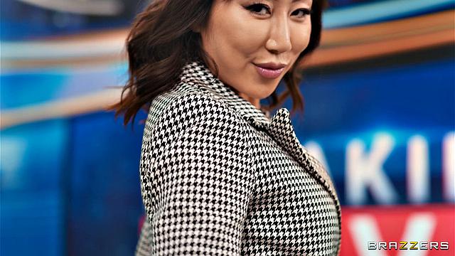 Breaking News: She Wants To Bang