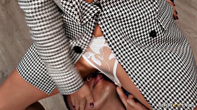 Breaking News: She Wants To Bang