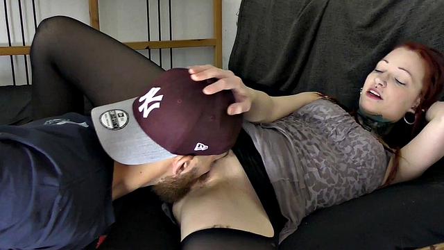 Inked amateur babe in ripped pantyhose eaten out before fucking