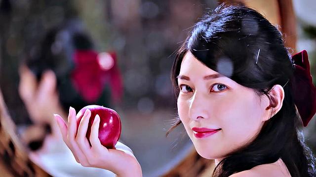 Jiaxin Is The Horny Snow White Who Gets Fucked By Prince