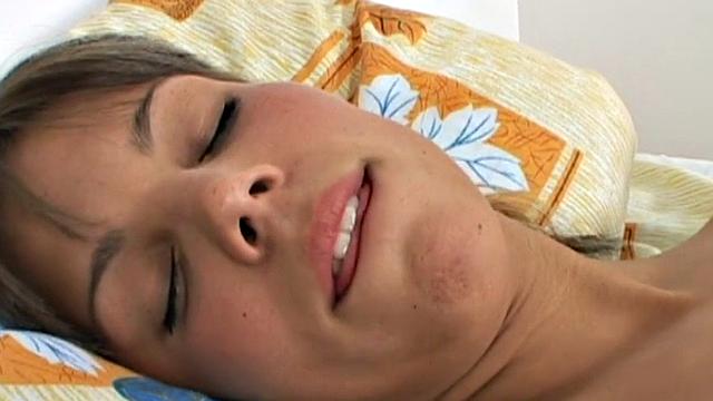 Speculum beauty toying tight pussy before showing inside