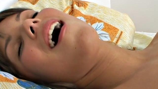 Speculum beauty toying tight pussy before showing inside