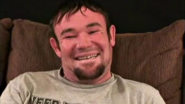 сильный кулачный дроч и бешеный выброс спермы