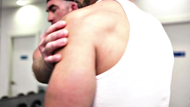 Str8 hunk seduced into analplay and bareback sex