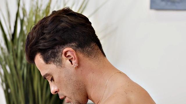 Athletic eager jock pleases cock at home till cumshot