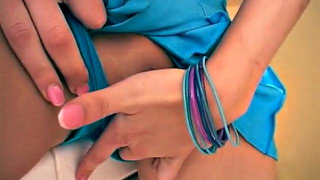 Lil Lexy fingering at toilet