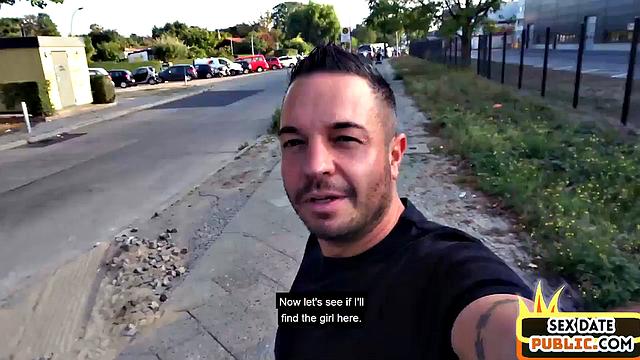 Big booty babe pussysmashed outdoors