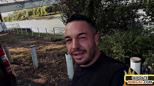 Big booty babe pussysmashed outdoors