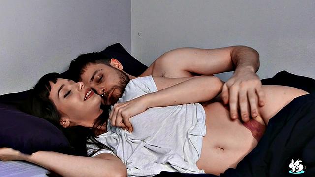 Boyfriend Fucks His Girl And Gives Her A Dripping Creampie