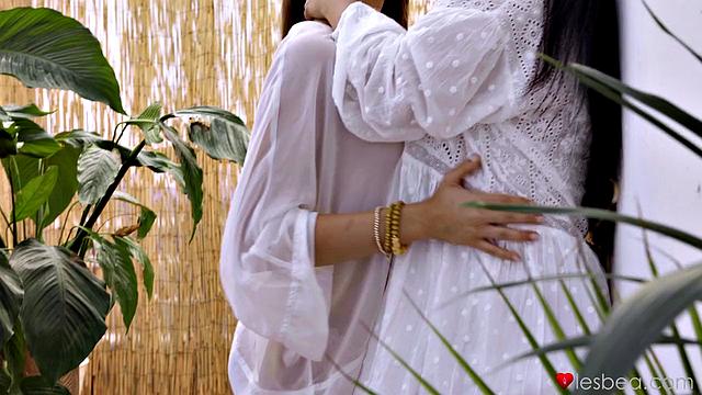 Facesitting lesbians