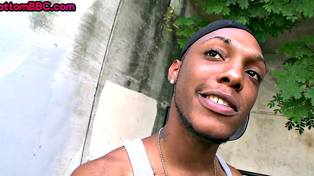 Nubian thug picked up and banged outdoor by white top