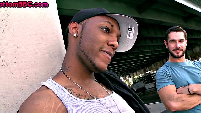 Nubian thug picked up and banged outdoor by white top