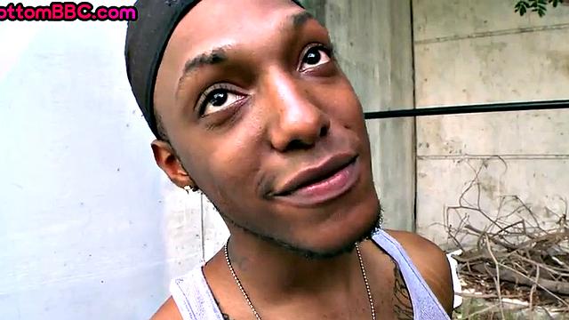 Nubian thug picked up and banged outdoor by white top