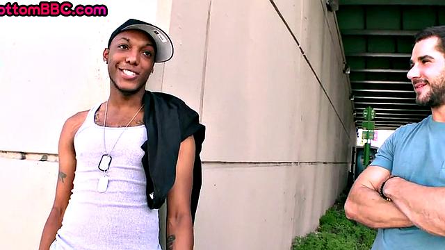 Nubian thug picked up and banged outdoor by white top