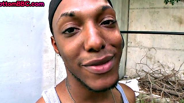 Nubian thug picked up and banged outdoor by white top