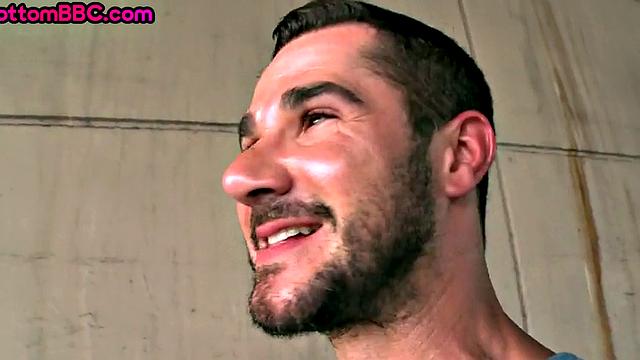 Nubian thug picked up and banged outdoor by white top