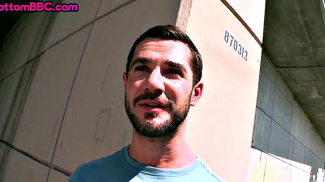 Nubian thug picked up and banged outdoor by white top