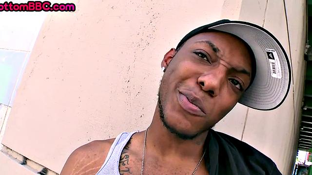 Nubian thug picked up and banged outdoor by white top