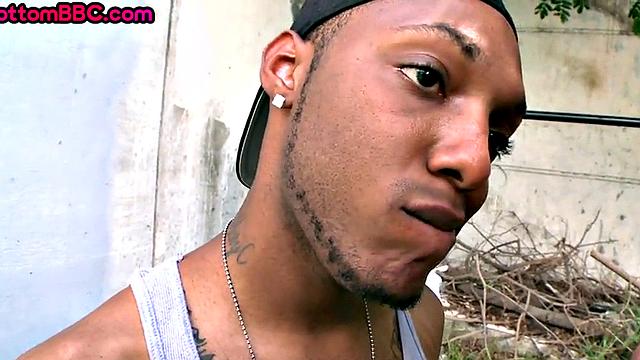 Nubian thug picked up and banged outdoor by white top