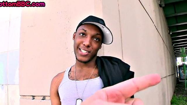 Nubian thug picked up and banged outdoor by white top