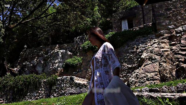 Alissa Foxy, Ellie Luna: By The Pool