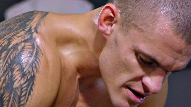 Milf riding boyfriend after seducing with kisses