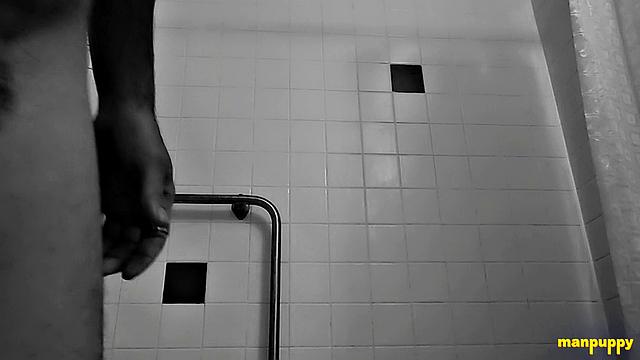 Richard Lennox's Huge Cock Cums In the Shower