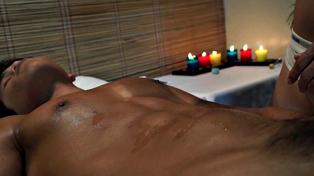 Asian amateur twinks enjoy anal sex and 69 BJ on massage