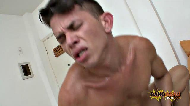 Apolo Bangs Tony Dias