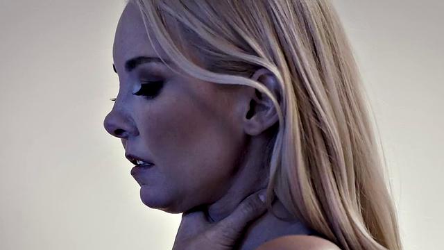 Pornstar MILF licked and fucked after deepthroating