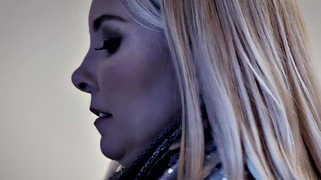 Pornstar MILF licked and fucked after deepthroating