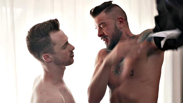 Twunk barebacking tattooed DILF in his greedy asshole