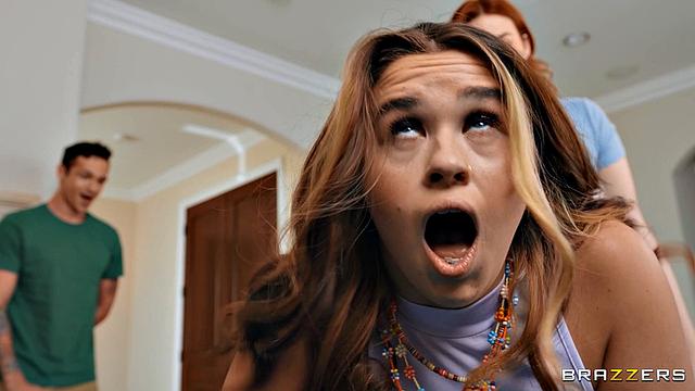 Когда вибратор - лучший друг твоей киски и пары сильных рук рядом не помешают, секс превращается в шоу для взрослых с игрушками и шутками про батарейки.