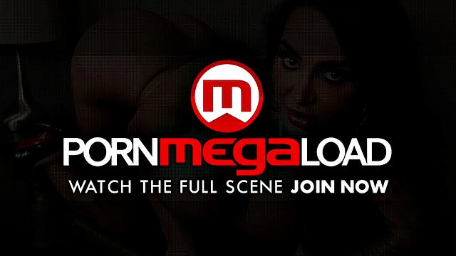 Jasmine Shiraz: Busty Show