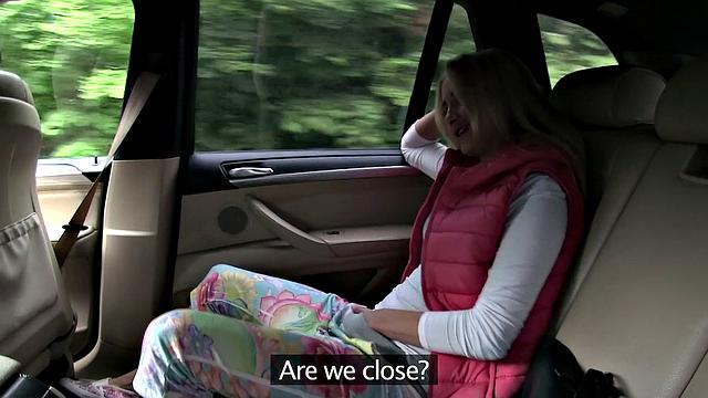 Tattooed teen with trimmed pussy enjoys reverse cowgirl ride in car