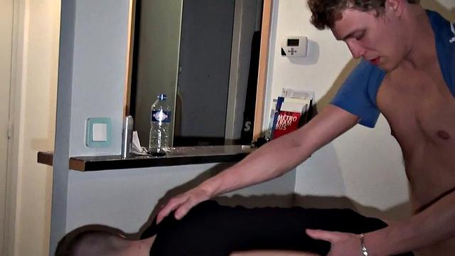 жадный до анала парень в джокстрапе получает жёсткий трах