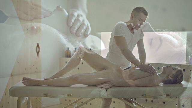 Rubbing Her Right Way