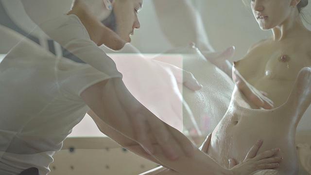 Rubbing Her Right Way