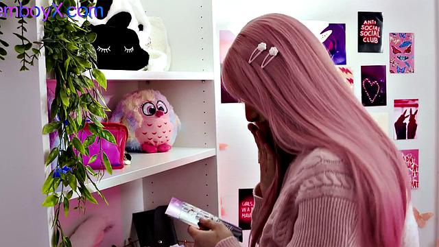 Upskirt Roseboy Seduced by Jock