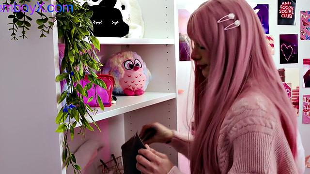 Upskirt Roseboy Seduced by Jock