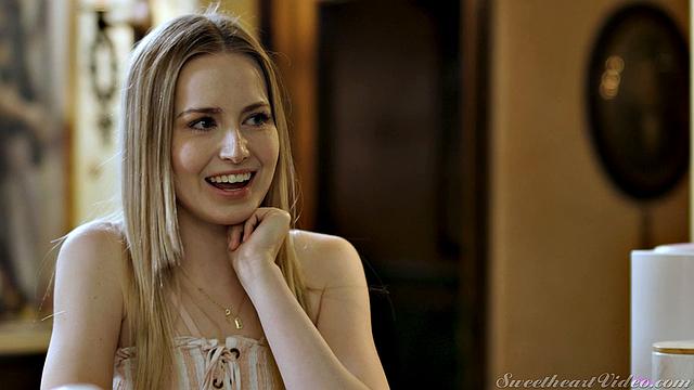 Lesbian Adventures - Специалисты страпона 18 - Сцена 3 - Девчачье шоу