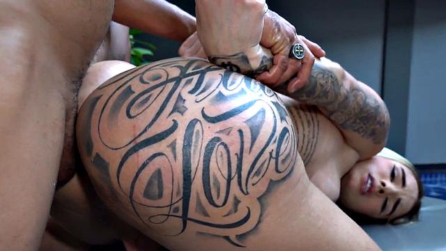 Round Latina tgirl begs for anal ride 