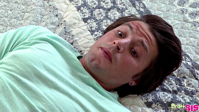 Step Sister Practices CPR - S16:E1