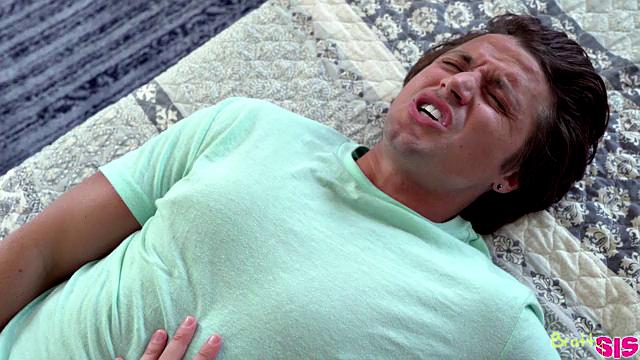 Step Sister Practices CPR - S16:E1