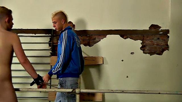 Анал-атака для Алекса - Алекс Силверс и Дикон Хантер